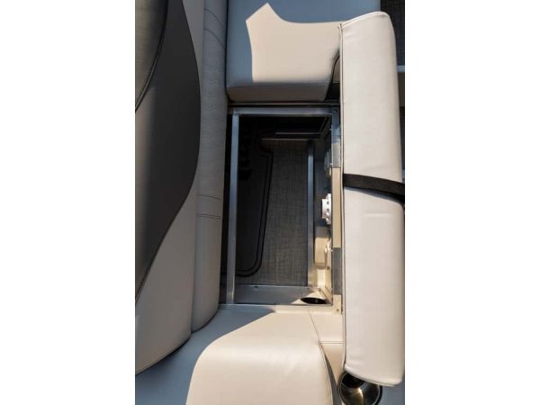 2025 Sport 85 Elite Windshield (23 ft) - Image 9