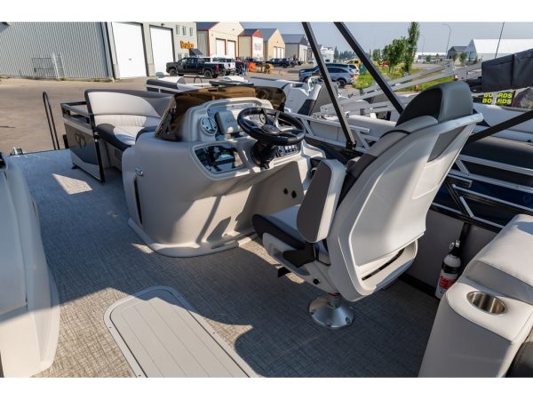 2025 Sport 85 Elite Windshield (23 ft) - Image 11