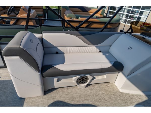 2025 Sport 85 Elite Windshield (23 ft) - Image 13